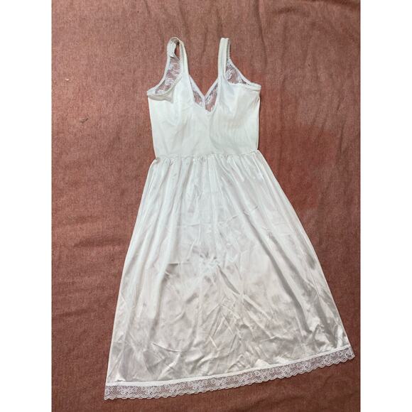 Vintage Lace Slip - Picture 2 of 7